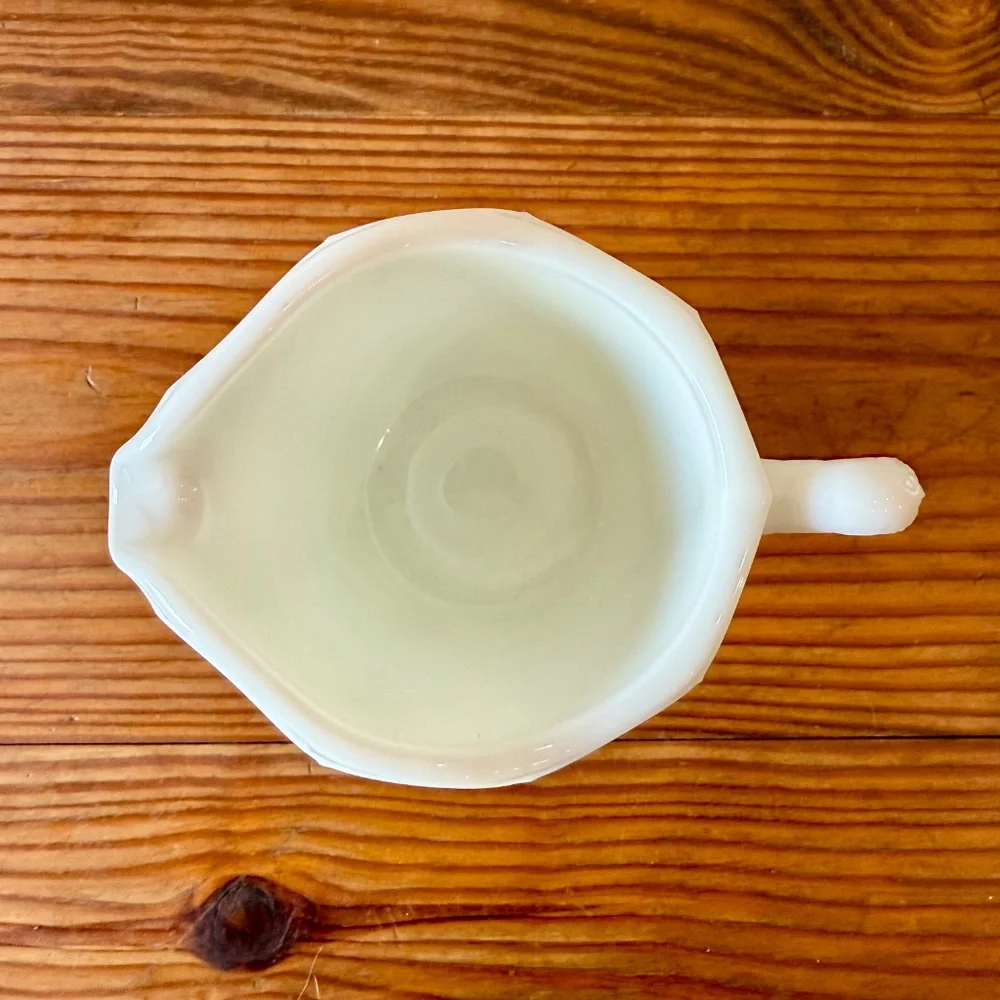 Westmoreland Milk Glass Grape Pattern Footed Creamer – Vintage Mid-Century - Picture 11 of 13